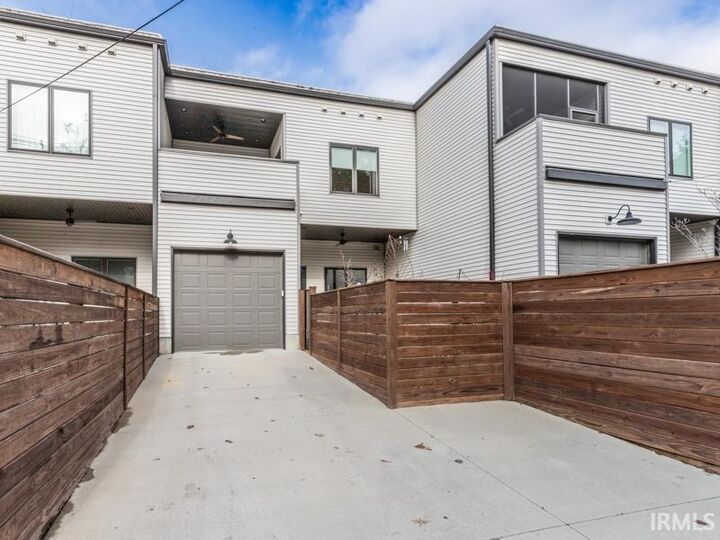 Property Photo:  31 Jefferson Avenue 102  IN 47713 