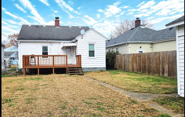 Property Photo:  213 Van Dusen Avenue  IN 47711 