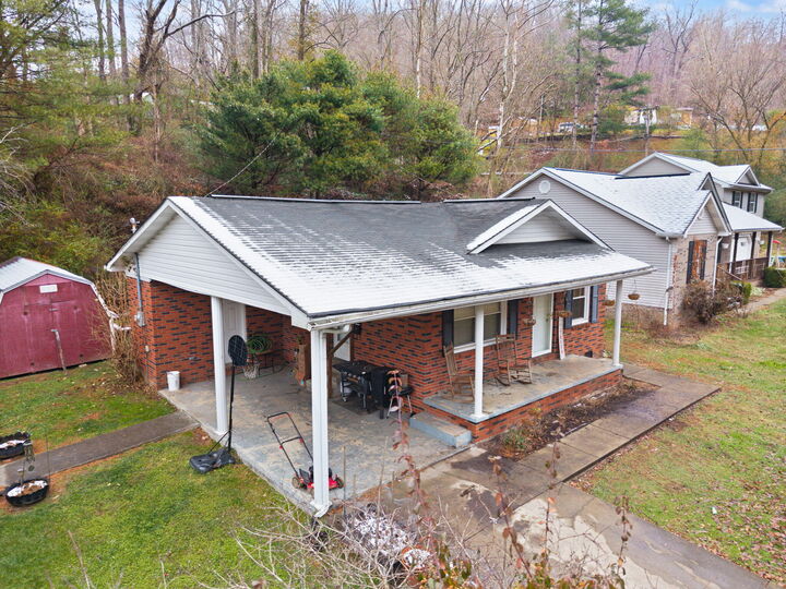 Property Photo:  109 Railroad Avenue  KY 40962 