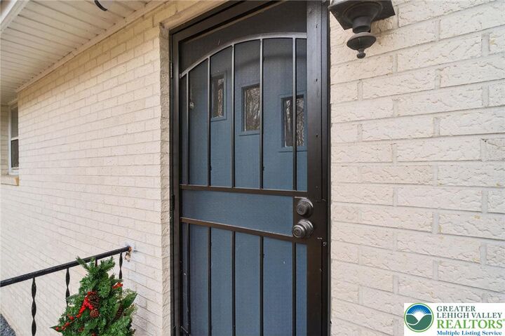 Property Photo:  104 Iowa Trail  PA 18347 