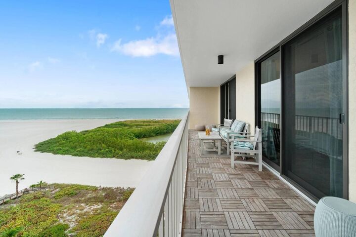 Property Photo: 380 Seaview Court 1209 FL 34145