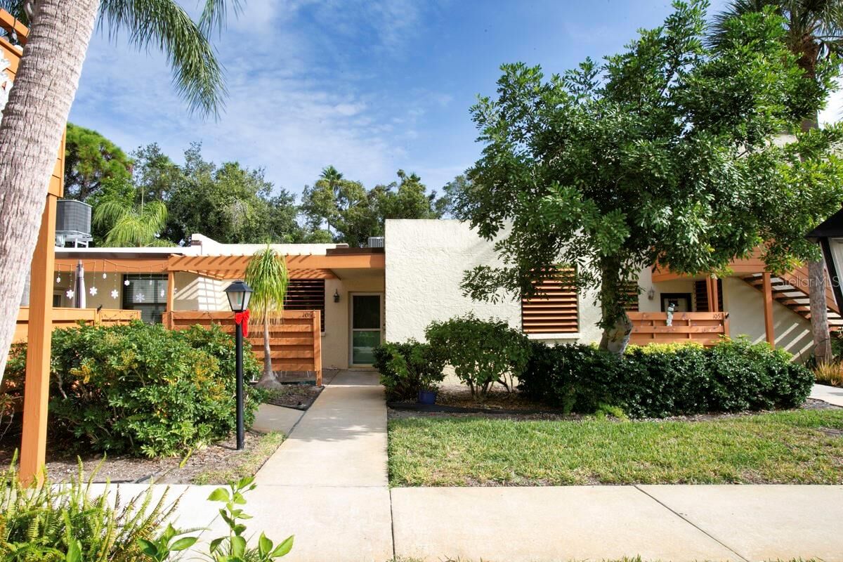 Property Photo: 106 Wild Palm Drive 106 FL 34210