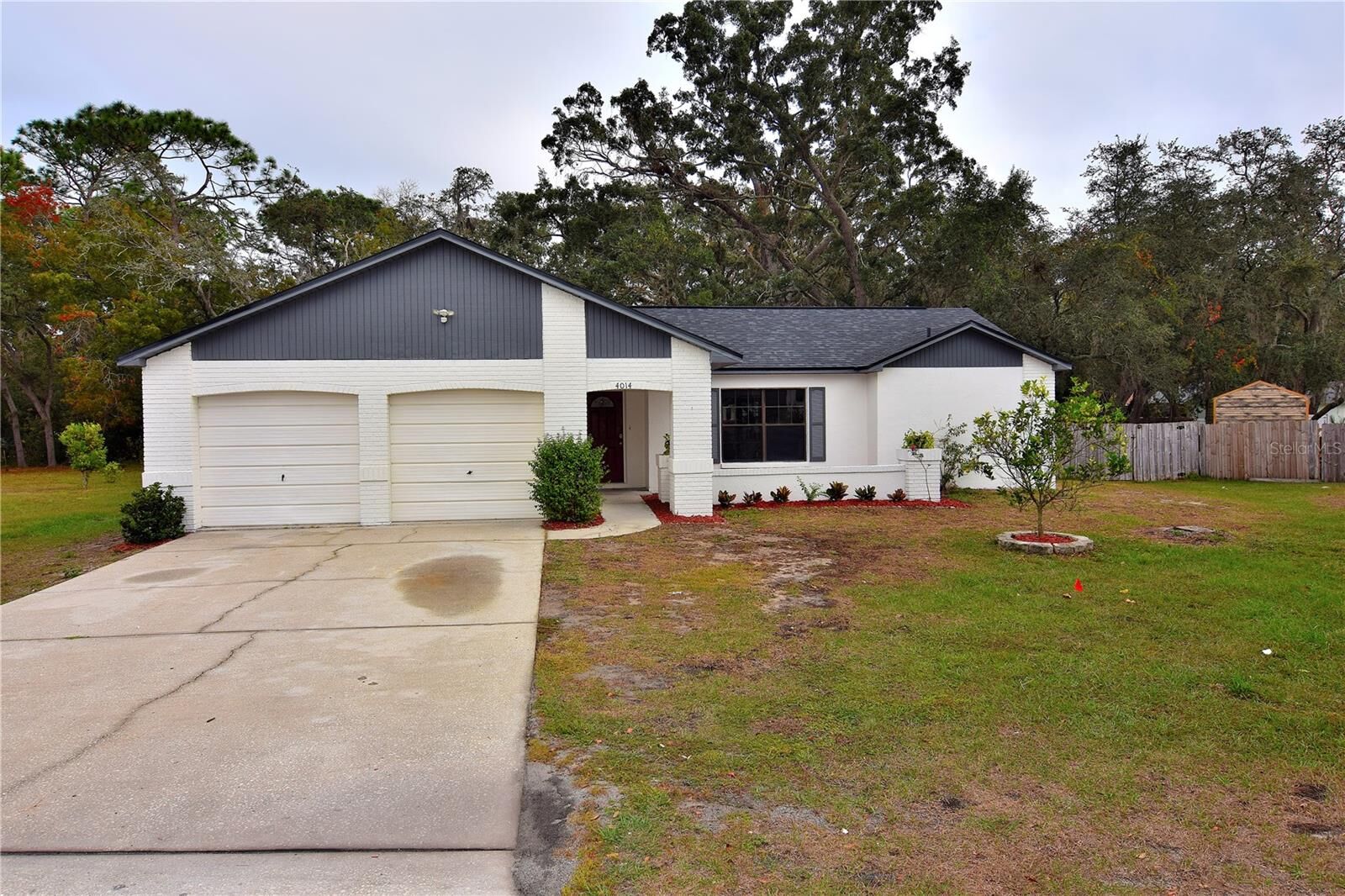 Property Photo: 4014 Treetop Circle FL 34606