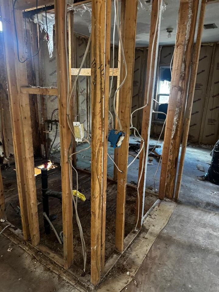 Property Photo: 2626 Shiner Drive FL 33898