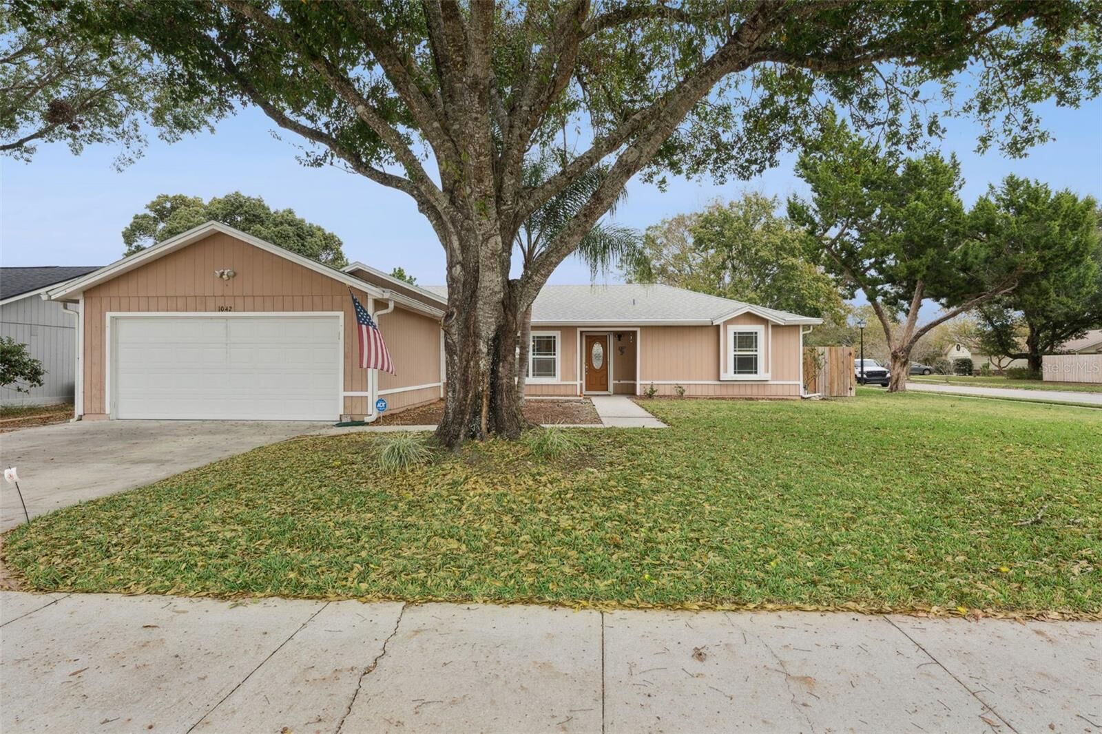 Property Photo: 1042 Seminole Creek Drive FL 32765
