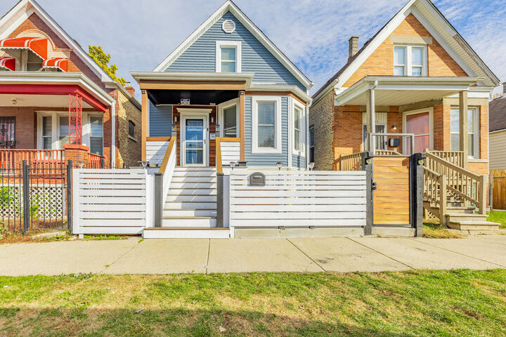 Property Photo: 7219 S Peoria Street IL 60621