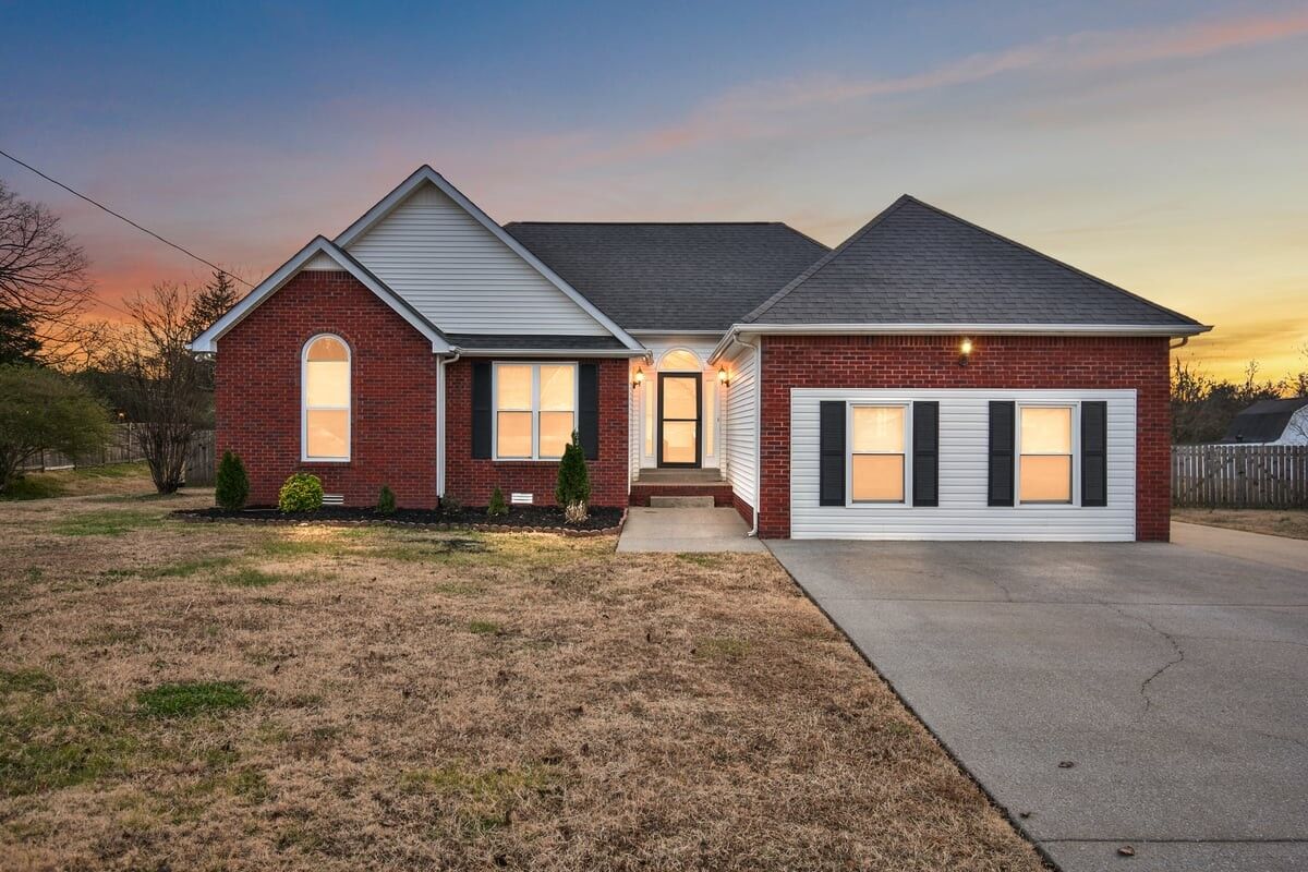 Property Photo: 106 Buttonwood Dr TN 37167