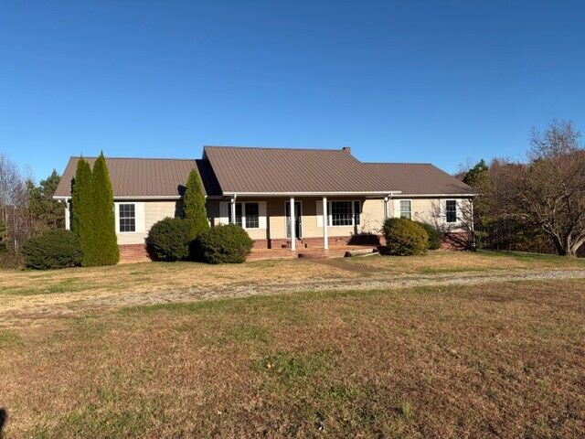 Property Photo:  1618 Natural Bridge Rd  TN 38485 