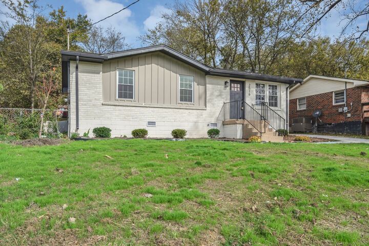 Property Photo: 2516 Allenwood Dr TN 37207