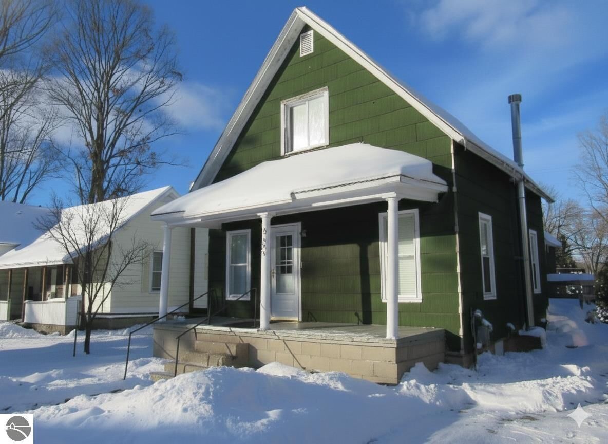 Property Photo:  605 E Garfield Street  MI 49601 