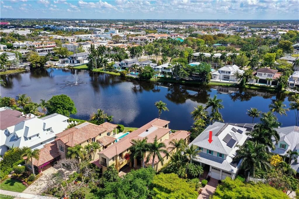 Property Photo: 725 West Lake Dr FL 34102