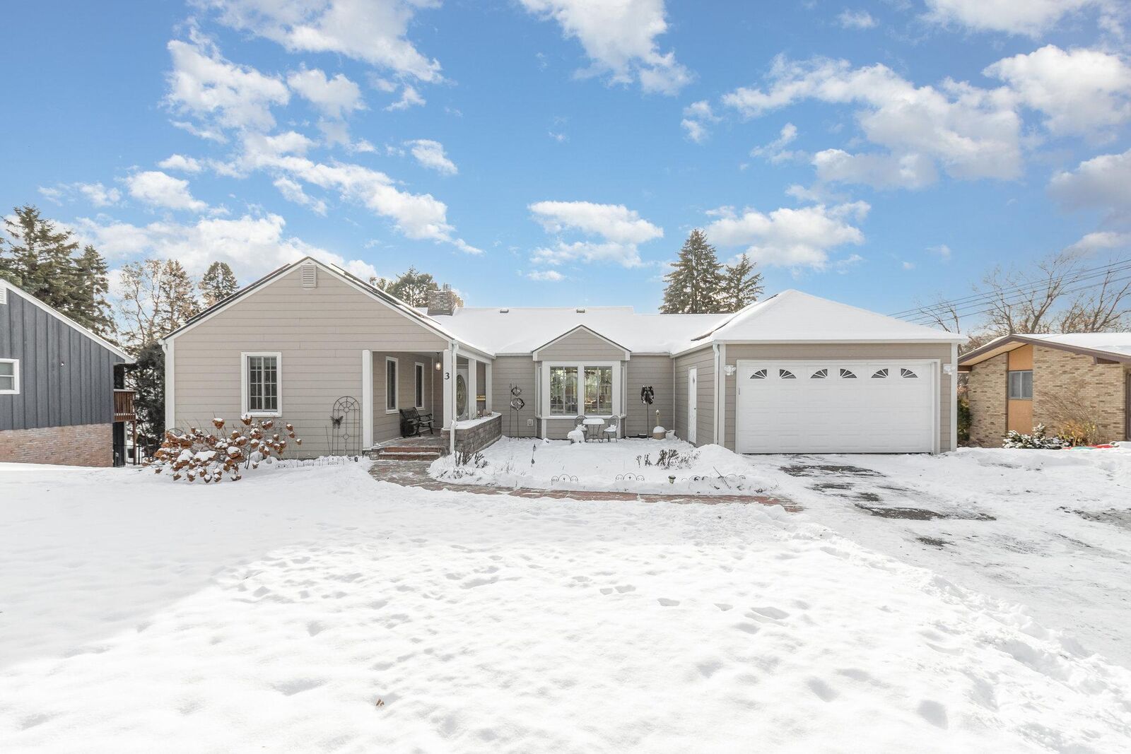 Property Photo: 3 Kennard Court MN 55106