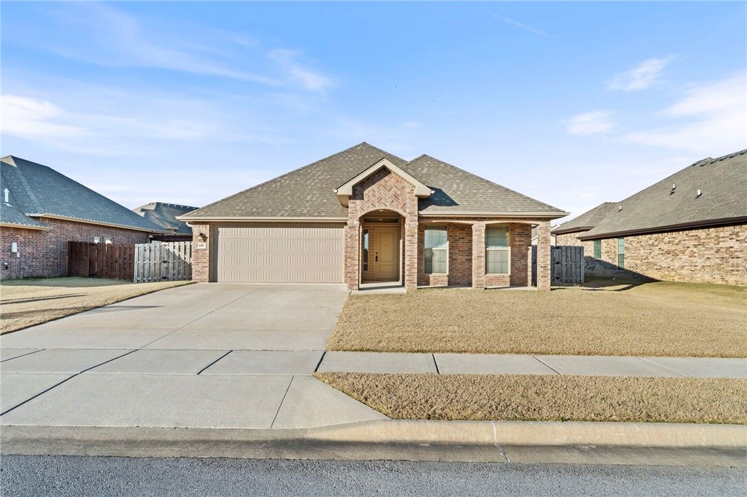 Property Photo:  650 Braeburn Court  AR 72712 