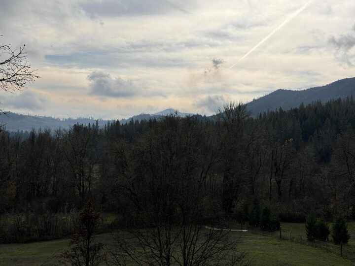 Property Photo: 0 E Evans Creek Road 10149531 OR 97503
