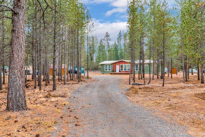 Property Photo: 15461 Federal Road OR 97739