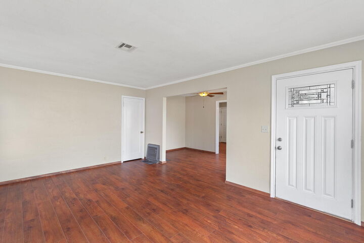Property Photo:  325 NE B Street  OR 97526 