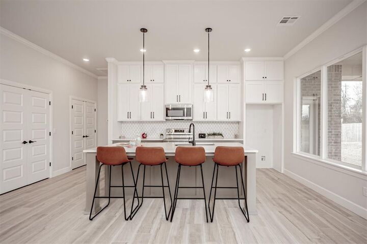 Property Photo:  11370 Blue Heron Creek  OK 73044 