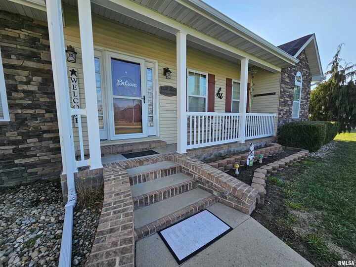 Property Photo: 10586 N Spring Garden Lane IL 62864