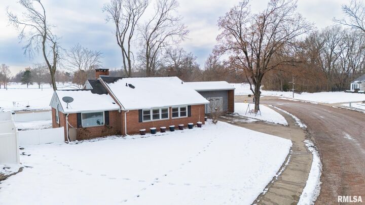 Property Photo:  2718 W Moss Avenue  IL 61606 