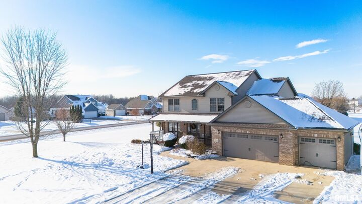 Property Photo: 1415 Kelly Lane IL 61548