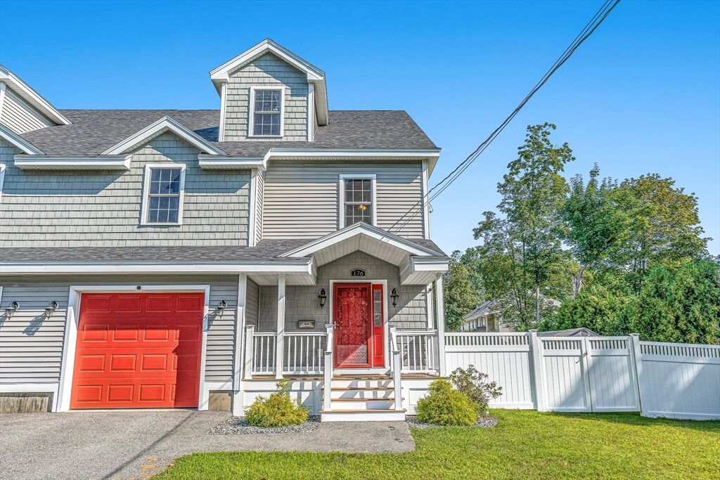 Property Photo: 176 Washington St 176 MA 01867