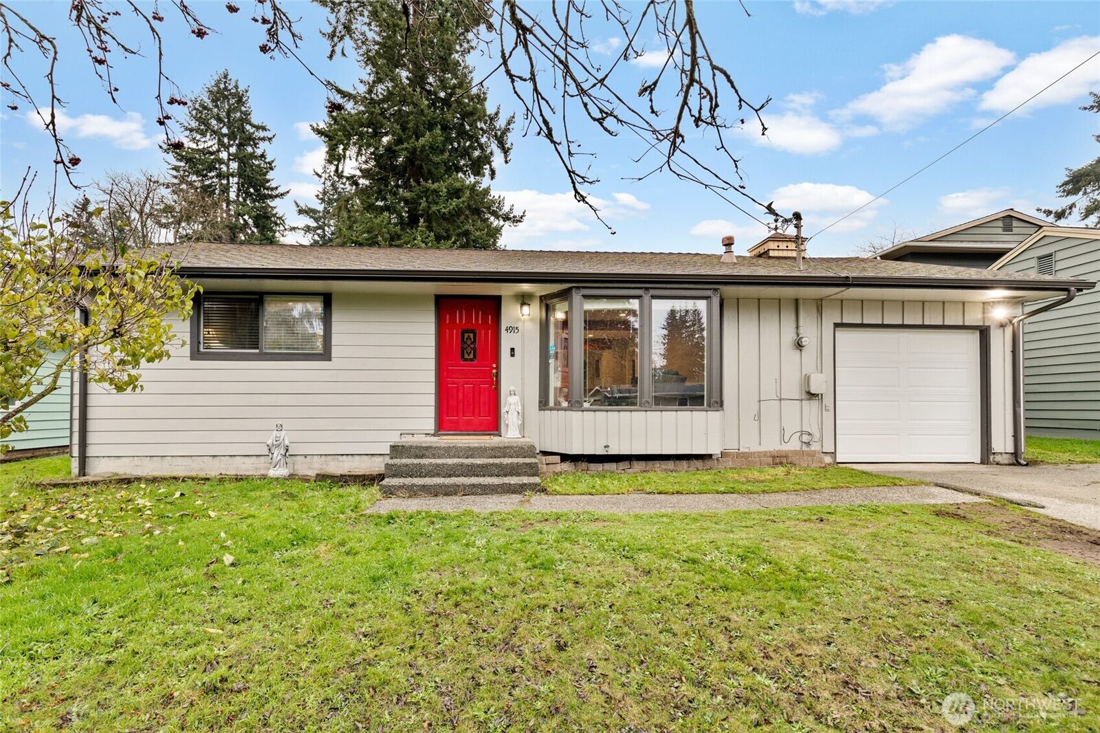 House for sale in Everett: 4915 Dogwood Drive, Everett, WA 98203
