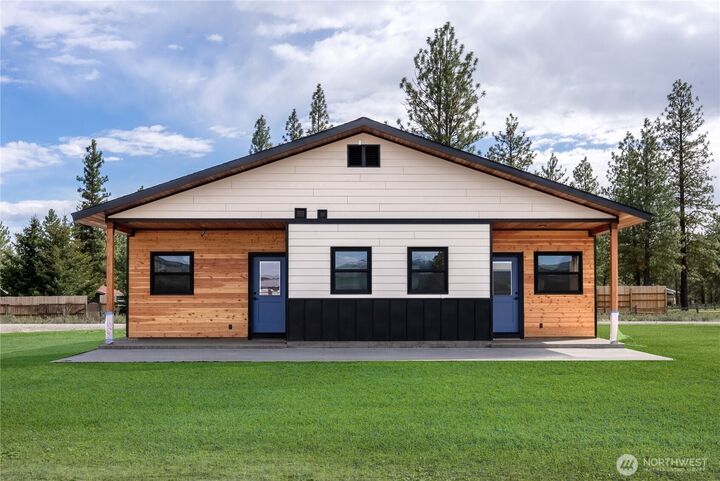 Property Photo:  7  Round Rock Lane  WA 98862 