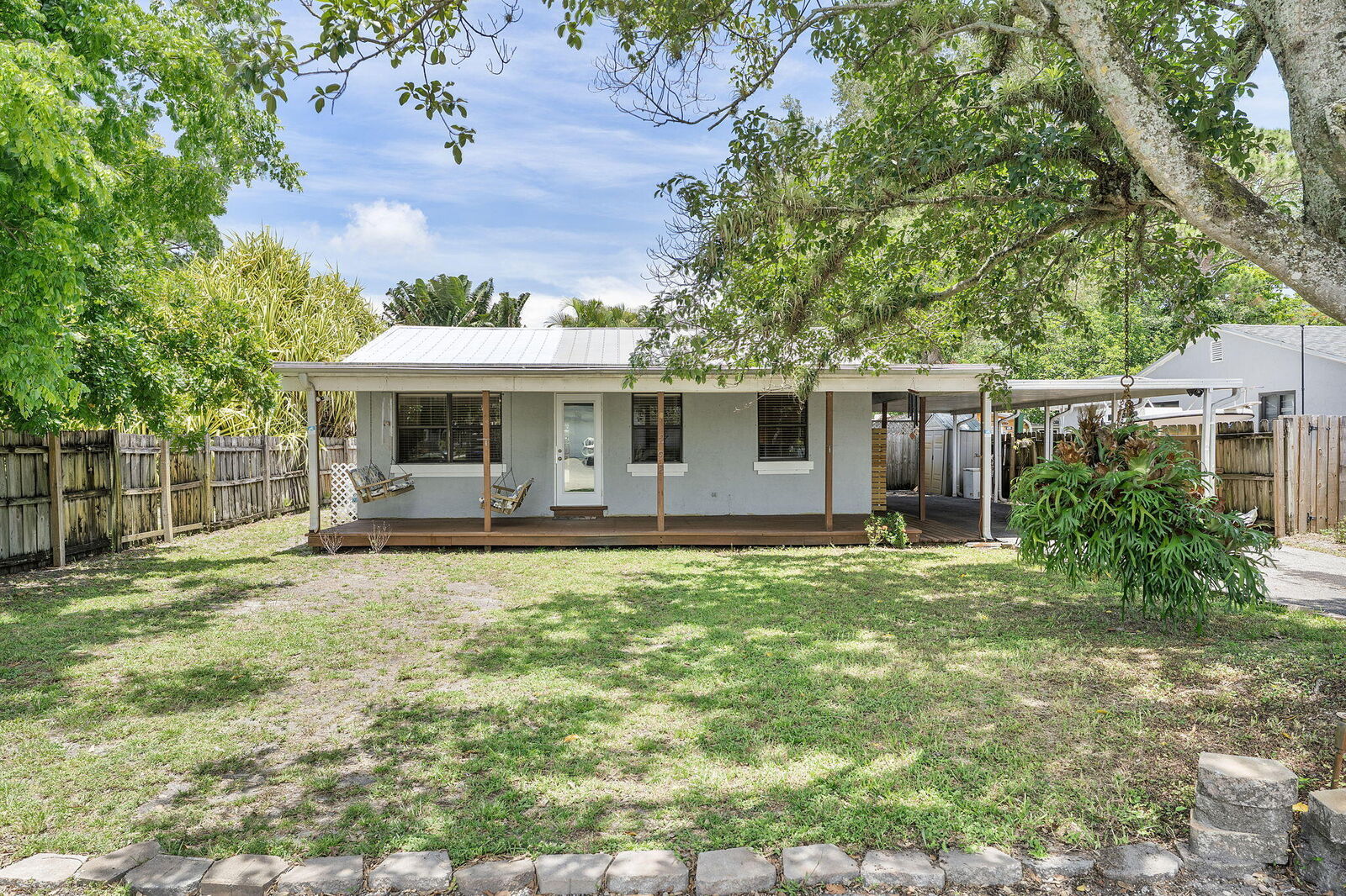 Property Photo: 1292 SW 25th Avenue FL 33312