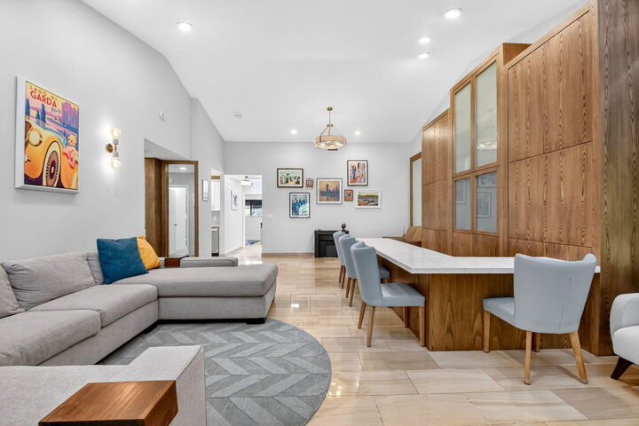 Property Photo: 6827 Parisian Way FL 33467