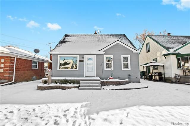 Property Photo:  4123 Lafayette Boulevard  MI 48146 