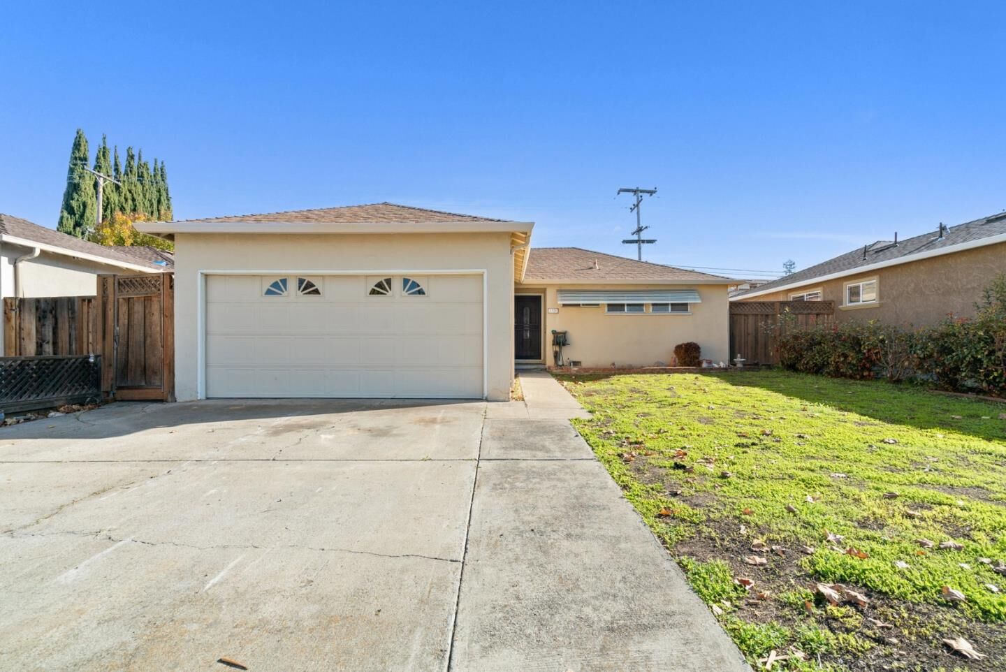 Property Photo: 1725 Townsend Avenue CA 95051
