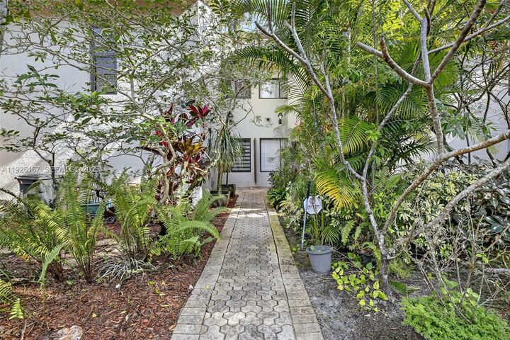 9703 N New River Canal Rd 103  Plantation FL 33324 photo