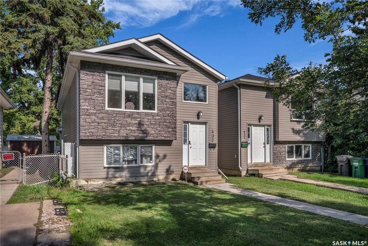 Property Photo:  432 S Avenue S  SK S7M 3A4 