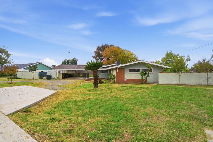Property Photo: 807 S McAuliff Street CA 93292