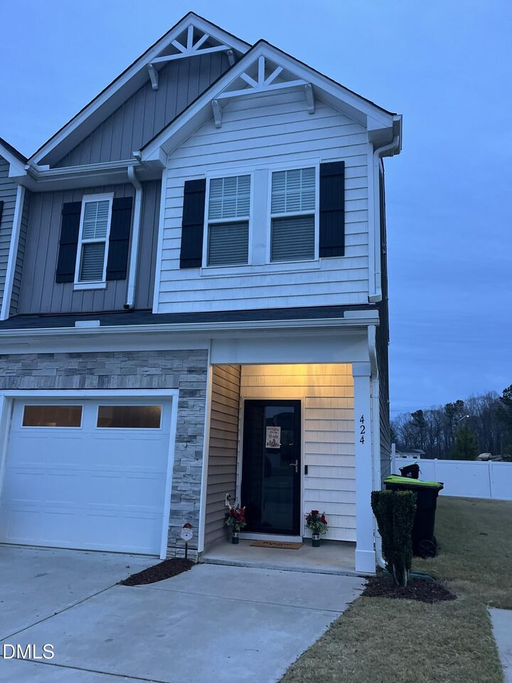 Property Photo: 424 Leighann Ridge Lane NC 27571