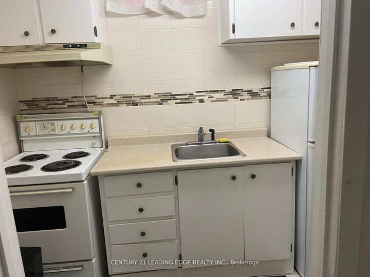 Photo de la propriété:  54 Nottingham Crescent Bsmt  ON L6S 4G4 