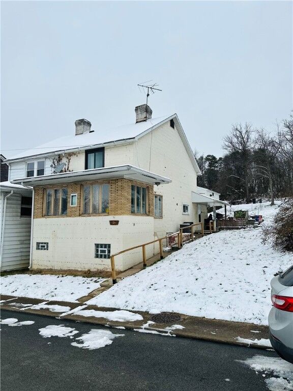 Property Photo: 123 Pine St PA 15331