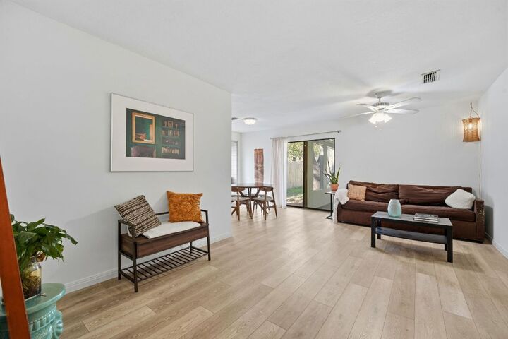 Property Photo: 5704 Hammermill Run TX 78744