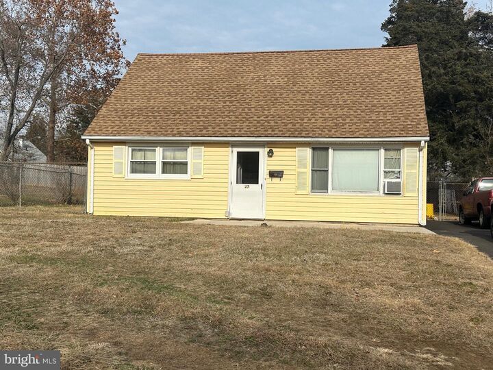 27 Walton Avenue  Trenton NJ 08618 photo