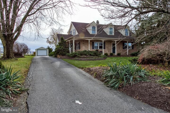 5582 Old Philadelphia Pike  Gap PA 17527 photo