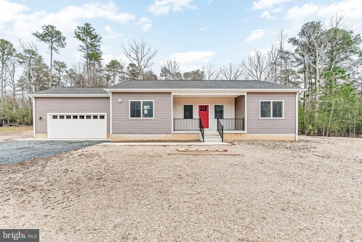 Property Photo: 20250 Hawks Way MD 20650