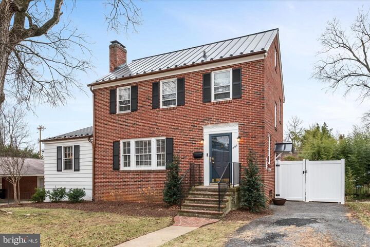 Property Photo:  407 Jefferson Street  VA 22601 
