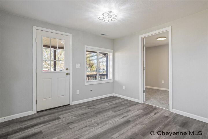 Property Photo: 615 E 6th St WY 82007