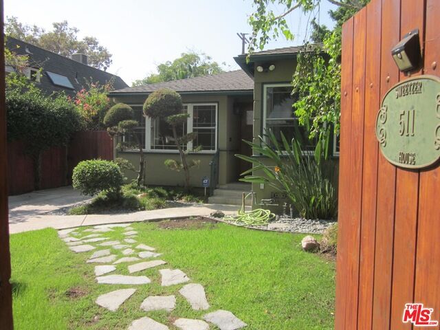 Property Photo: 511 N Sweetzer Ave CA 90048