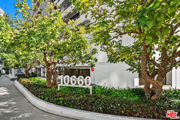 Property Photo: 10660 Wilshire Blvd CA 90024