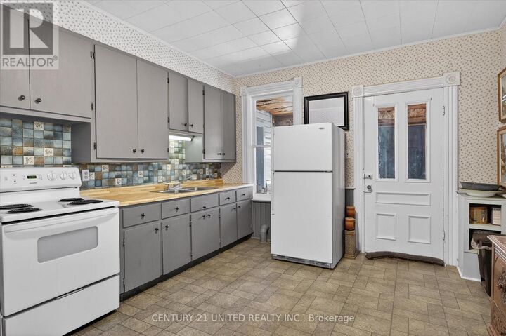 Property Photo: 3 Ann Street ON K0L 1Z0