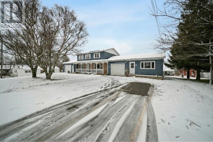 Photo de la propriété:  4 Maclean Avenue  PE C0B 1M0 