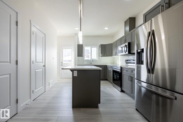 Property Photo:  43 Renwyck Place  AB T7X 4E1 