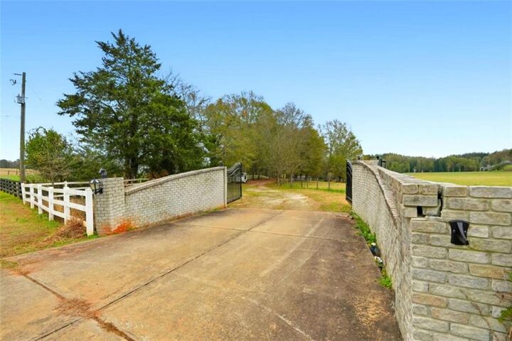 Property Photo: 1295 Double Bridges Rd GA 30680