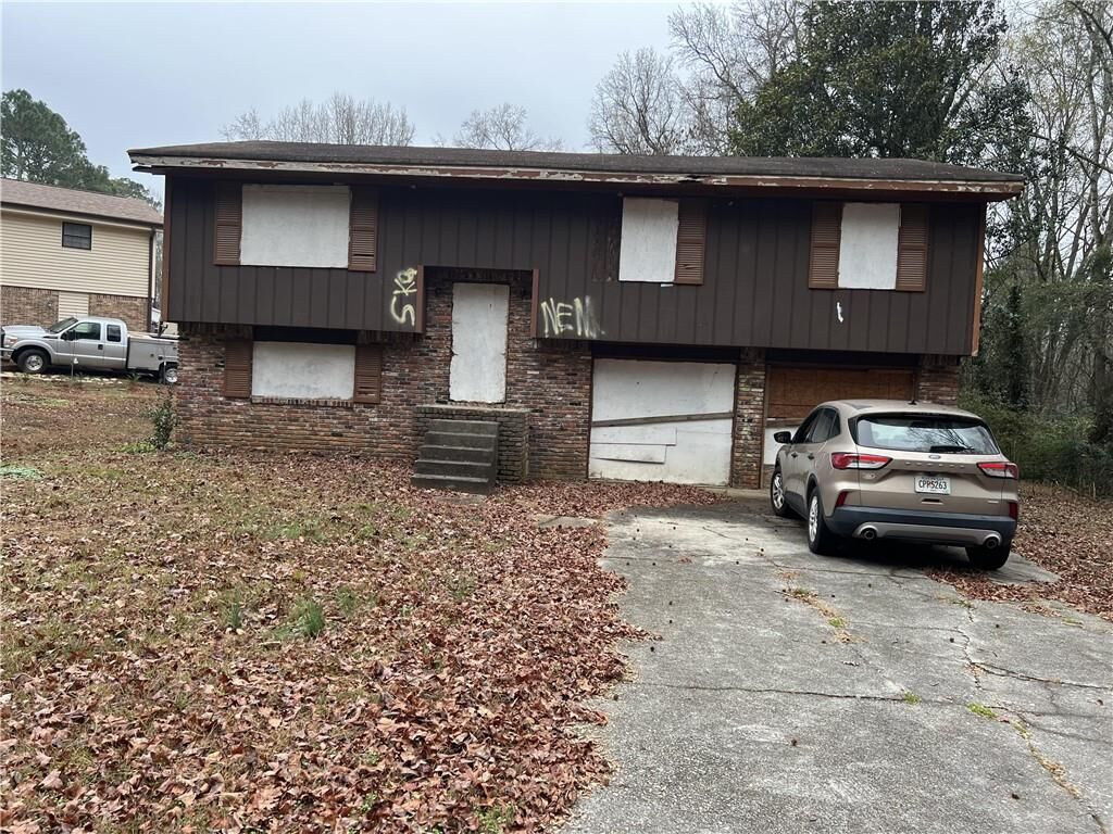 Property Photo: 5827 Christopher Lane GA 30058